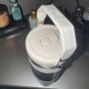 Stanley Cream IceFlow 30oz Flip Straw Tumbler